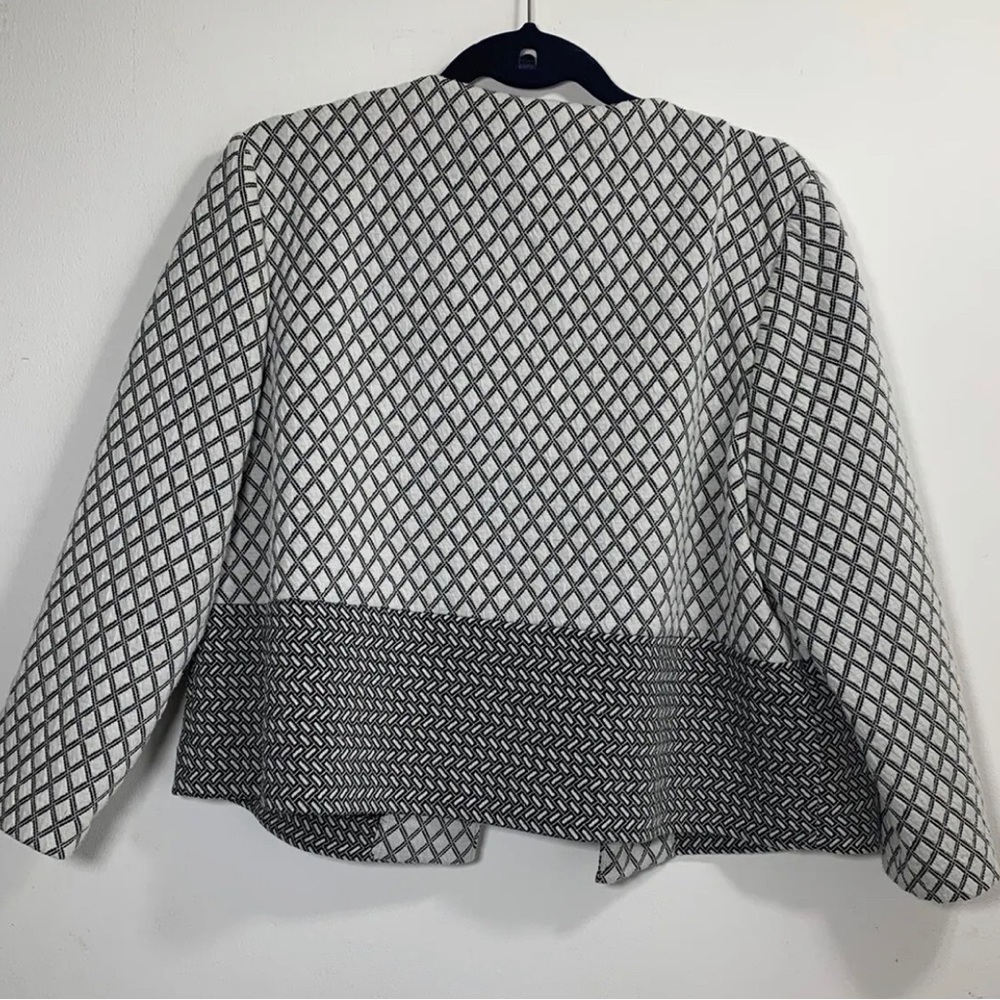 Marks & Spencer Jacket Women's Black & White Short Open Boxy  Stretch M&S UK 18 - Picture 4 of 7